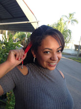 Load image into Gallery viewer, Weave Scratcher - Red